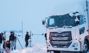 QUON-undergoes-extreme-cold-weather-road-test-in-Hokkaido-Japan